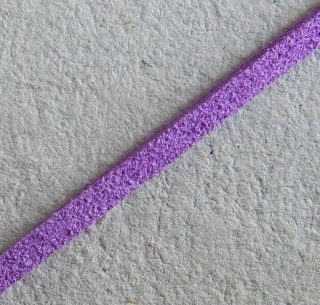 Šňůra 3mm cca 90cm, imitace kůže sv. fialová