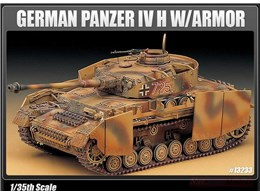Model Kit tank 13233 - GERMAN PANZER IV H W/ARMOR (1:35)